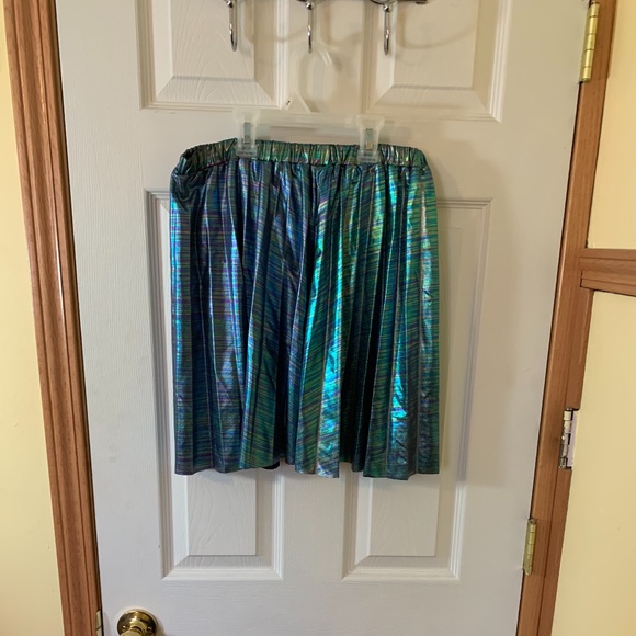 metallic pleated skirt - Picture 1 of 2
